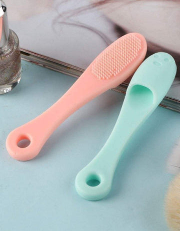 Face Scrubber Cleanser Brush Removing Blackheads and Massaging Soft Silicone Manual Facial Cleansing Brushes Pack of 2