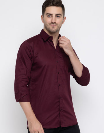 Men Regular Fit Solid Spread Collar Casual Shirt