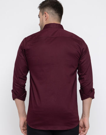 Men Regular Fit Solid Spread Collar Casual Shirt