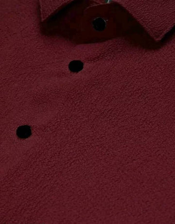 Men Regular Fit Solid Spread Collar Casual Shirt