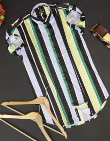 Men Slim Fit Striped Cut Away Collar Casual Shirt