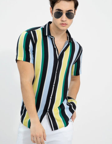 Men Slim Fit Striped Cut Away Collar Casual Shirt